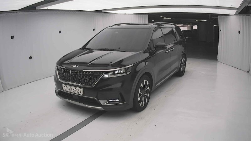 Kia Carnival (KA4) 9-seater Diesel Noblesse