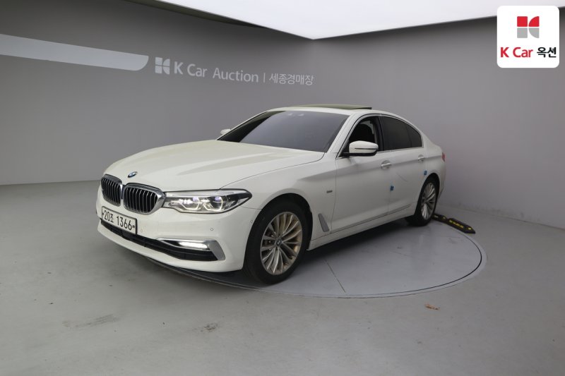 BMW 5 Series (G30) 530i xDrive Luxury Plus